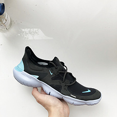 耐克NikeFreeRN50赤足系列超轻量休闲运动透气慢跑鞋50拥有简单的系带系统鞋底比上一代低了2mm灵活度也提高了26AQ1289008尺码3639