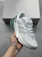 本地200阿迪达斯AdBoostX9000L4全新99系列复古爆米花跑鞋整体造型极具速度感与AdidasZX系列相似的硬挺廓形鞋面以织面材质搭配热固橡胶装饰三角形贴面让鞋身呈现出满满的科技感与力量感货号GX3486尺码39404054142425434444545