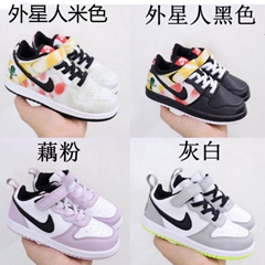耐克SB儿童魔术贴板鞋2635